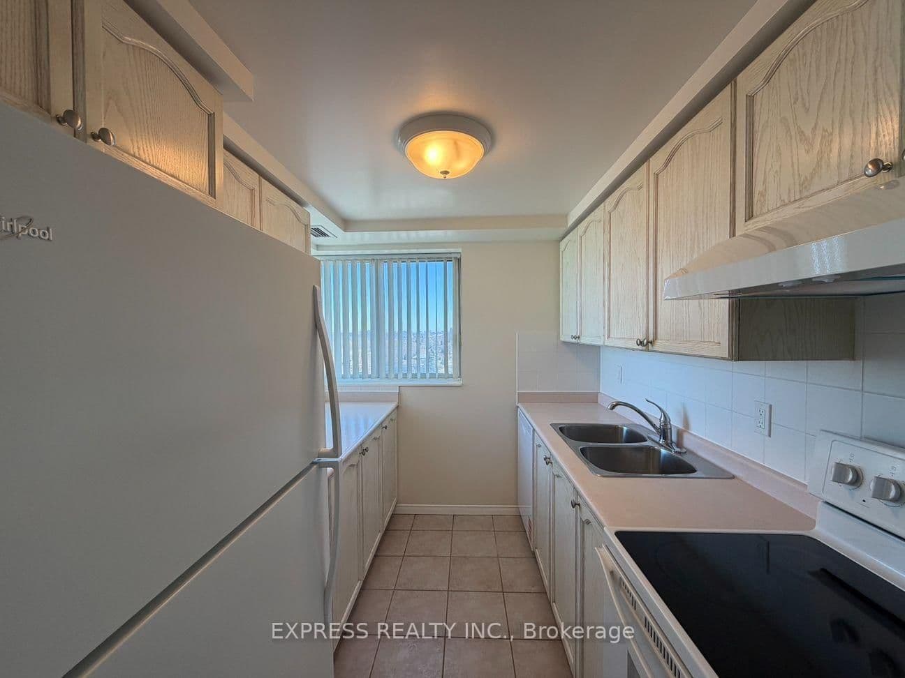 39 Pemberton Avenue, Unit LPH07 - Image 3
