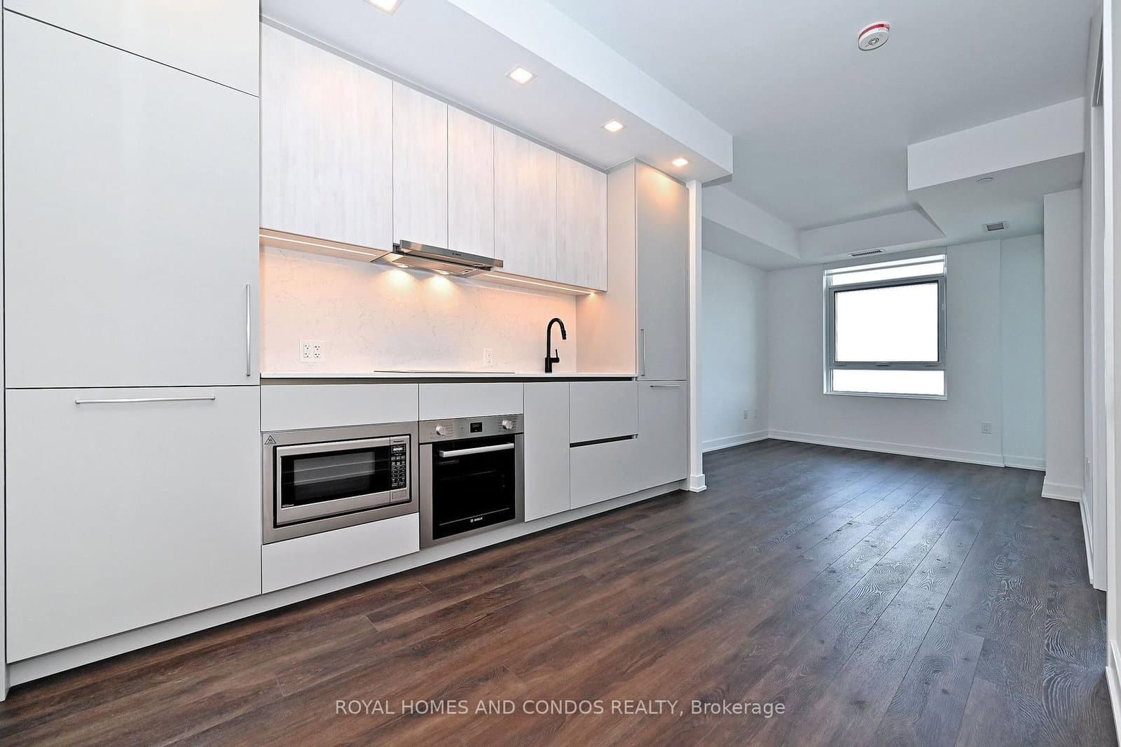 609 Sherbourne Street, Unit 5006 - Image 3