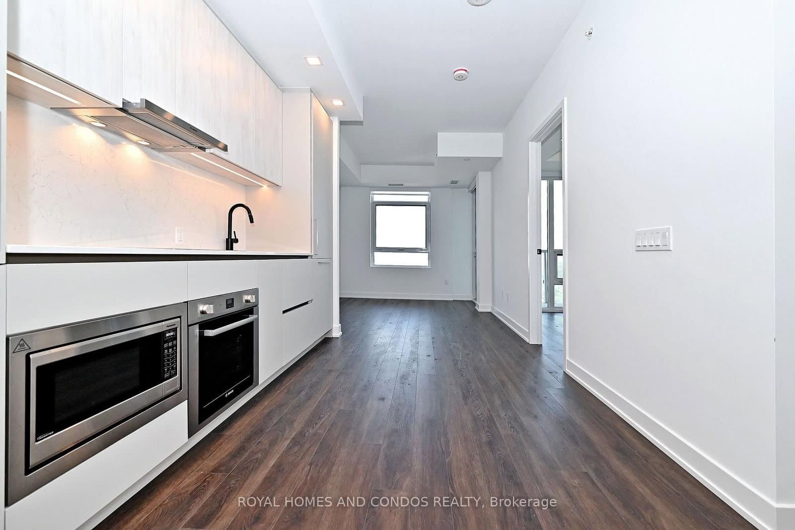 609 Sherbourne Street, Unit 5006 - Image 4
