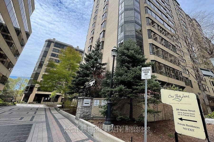 280 Simcoe Street, Unit 404 - Image 1