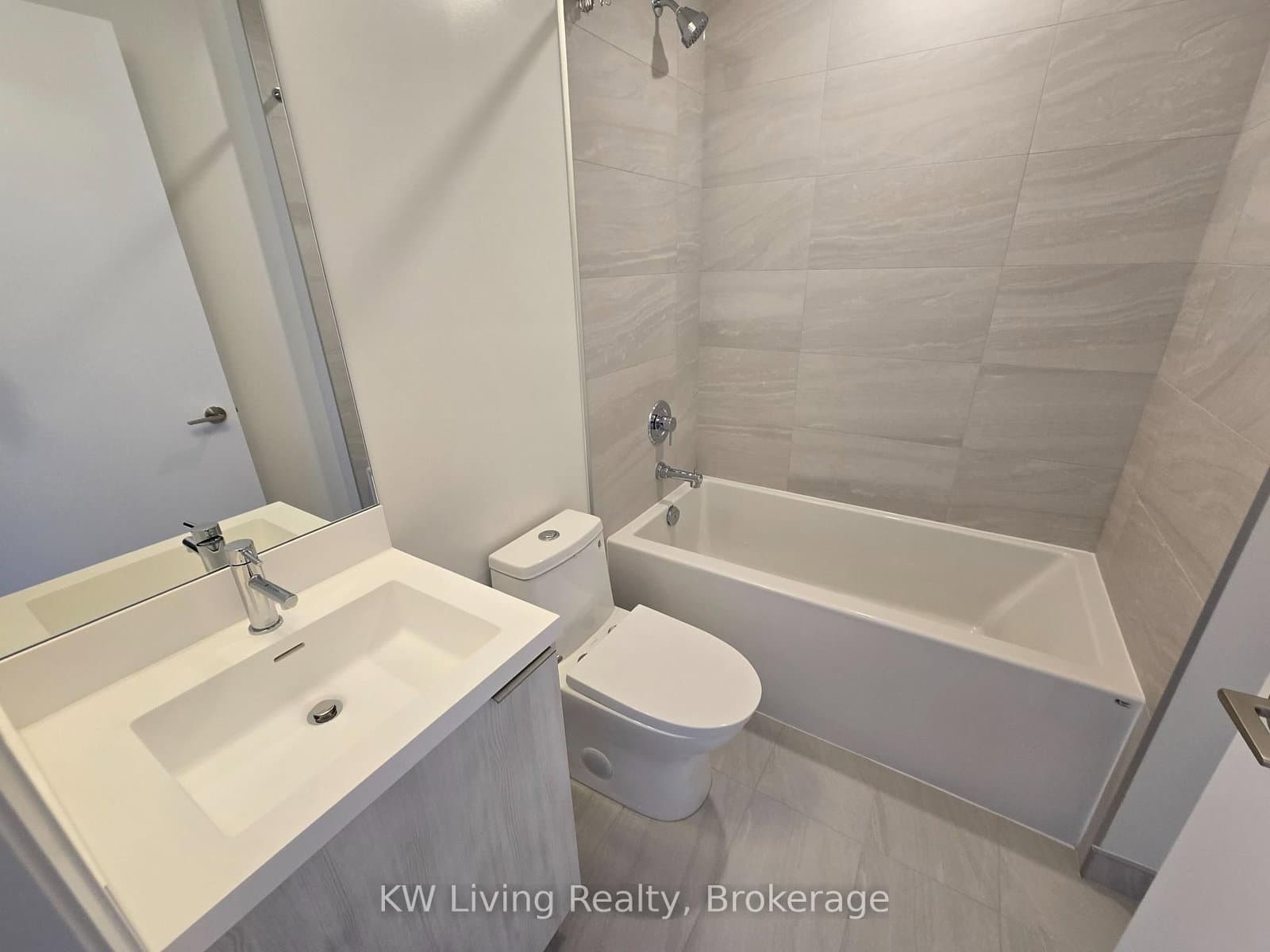 400 King Street W, Unit 1806 - Image 3