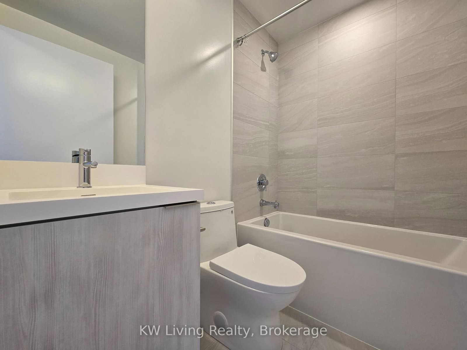 400 King Street W, Unit 1806 - Image 4