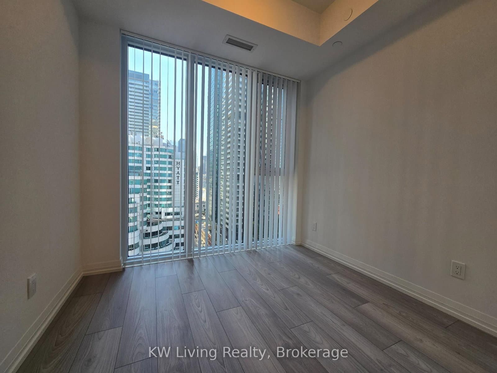 400 King Street W, Unit 1806 - Image 5