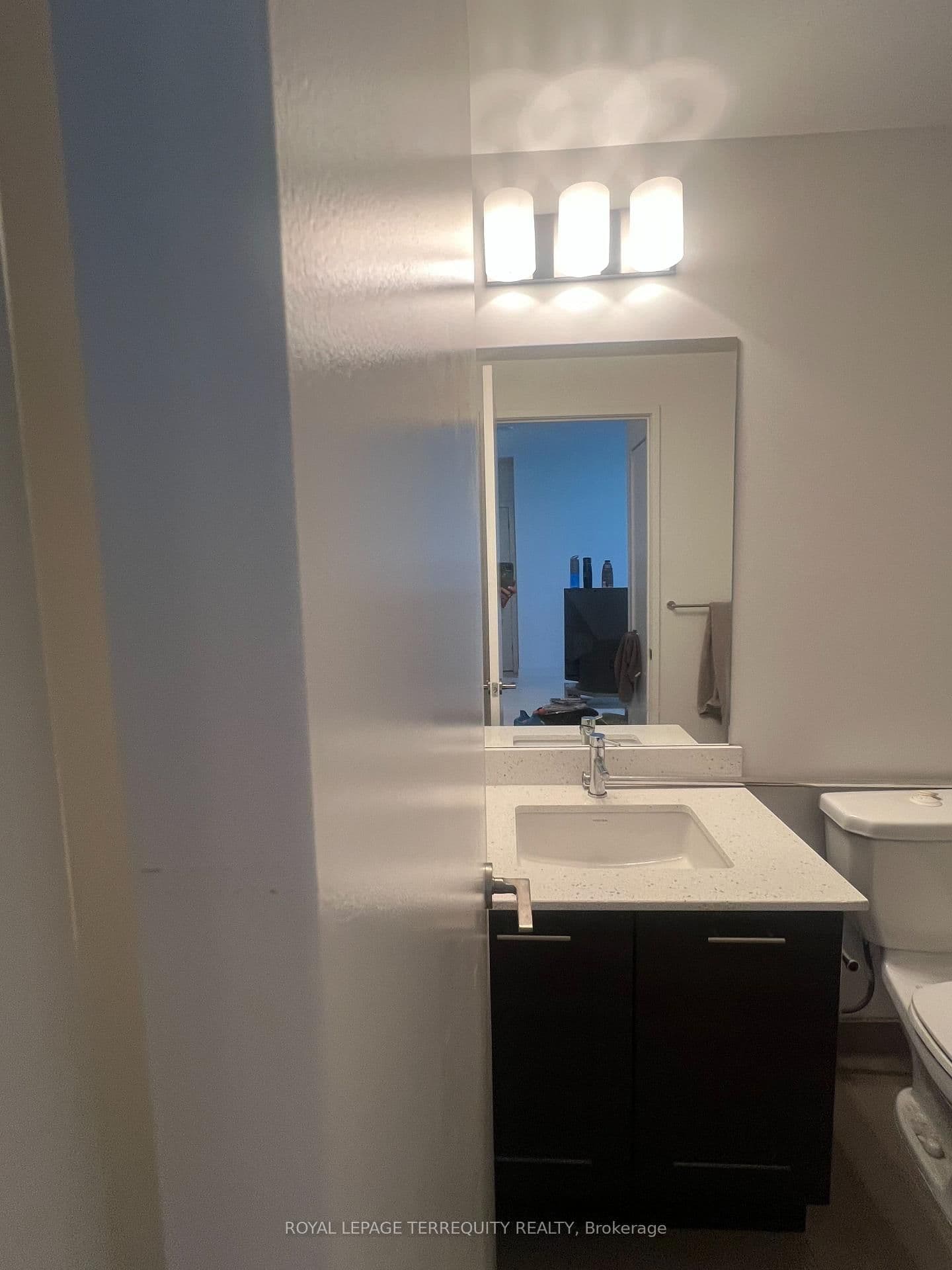 50 Bruyeres Mews, Unit 532 - Image 4