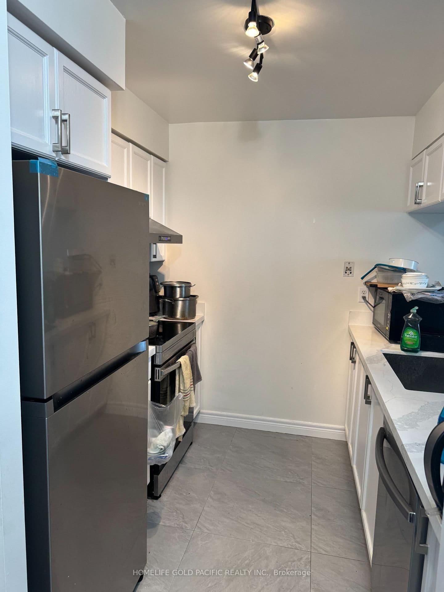 28 Empress Avenue, Unit 1716 - Image 4