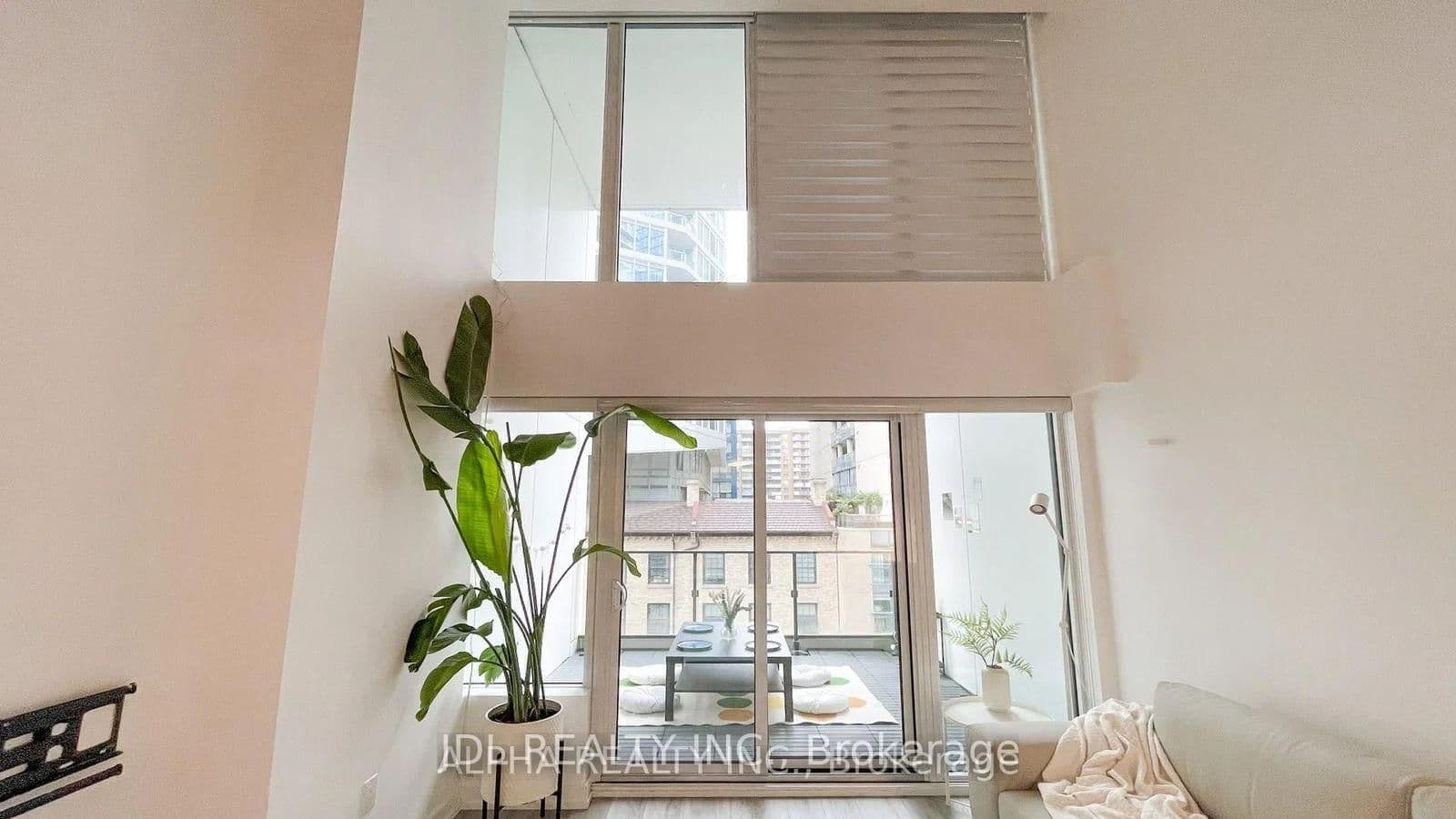 77 Shuter Street, Unit 516 - Image 3