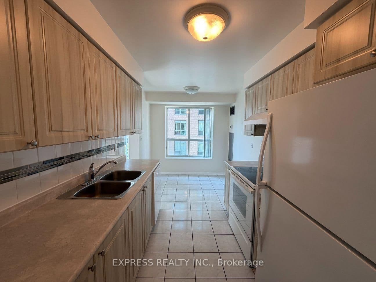 39 Pemberton Avenue, Unit Lph12 - Image 2