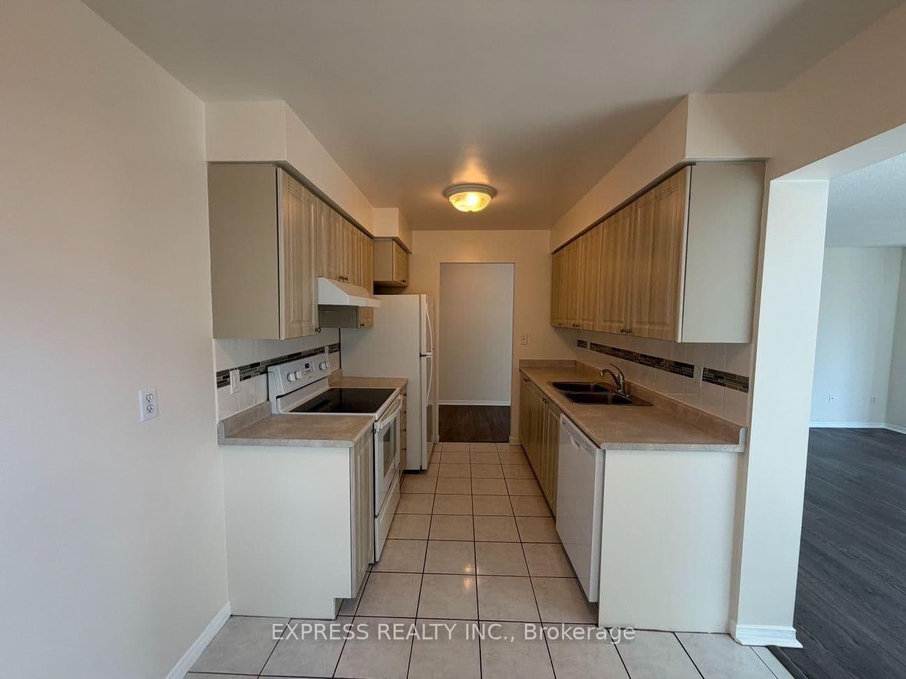 39 Pemberton Avenue, Unit Lph12 - Image 3