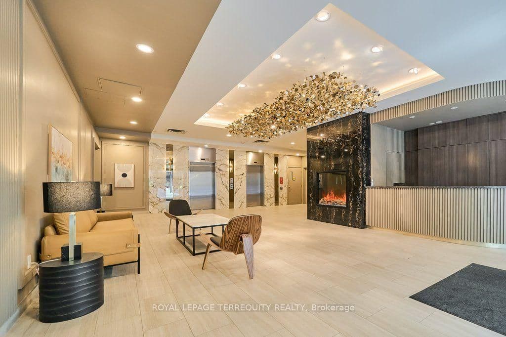 263 Wellington Street W, Unit 903 - Image 4