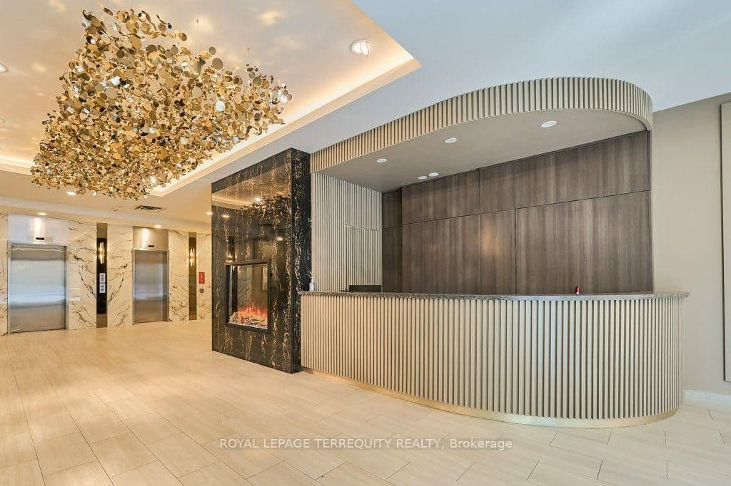 263 Wellington Street W, Unit 903 - Image 6