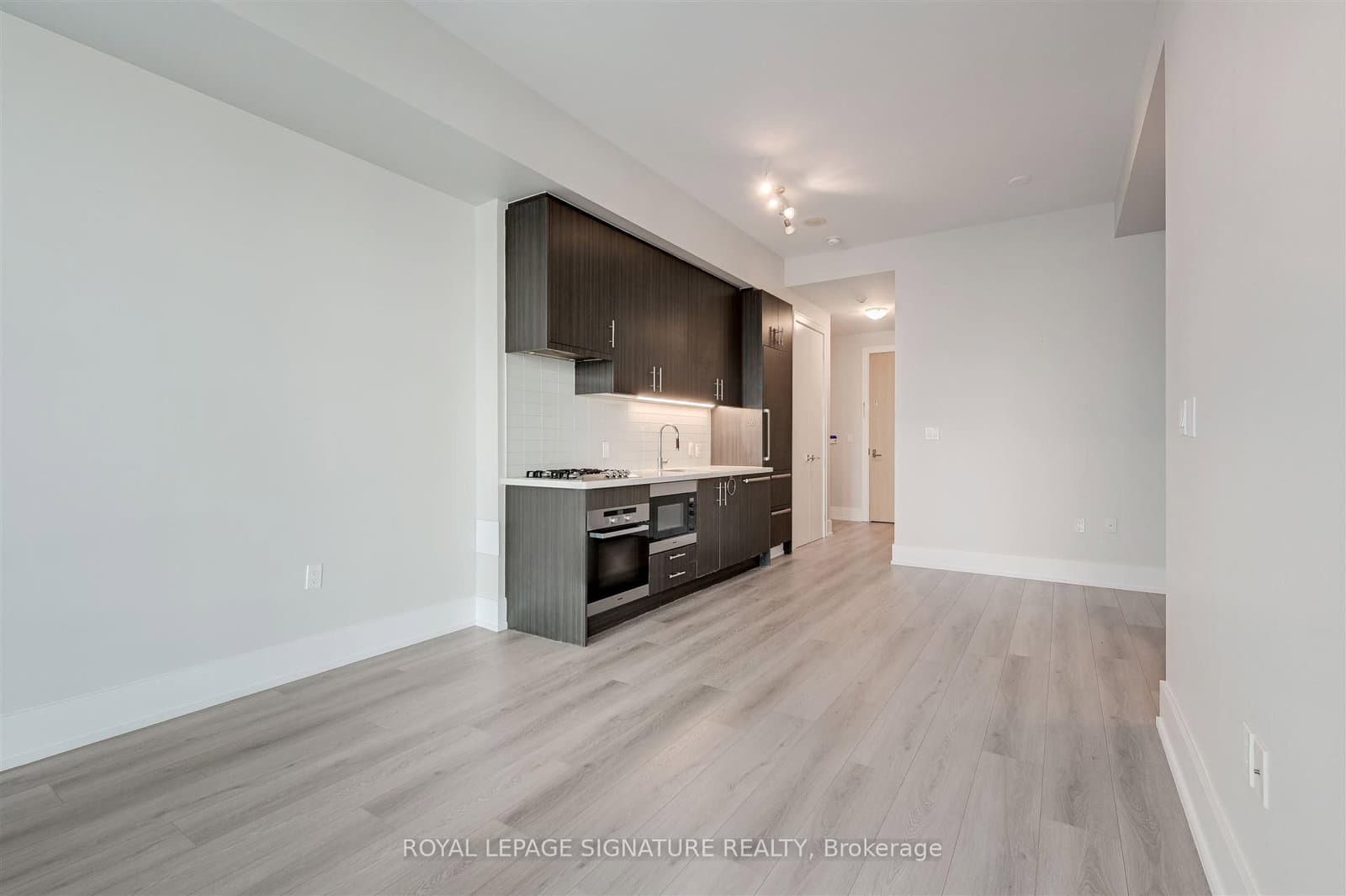29 Queens Quay E, Unit 424 - Image 2