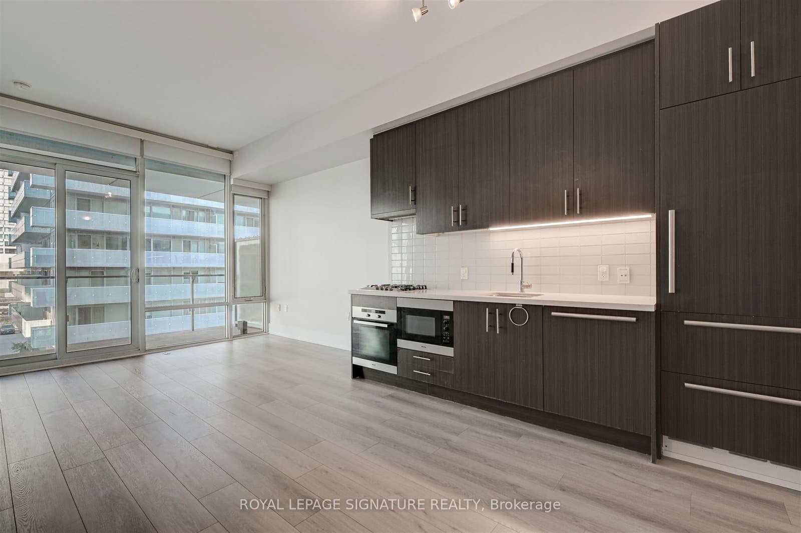 29 Queens Quay E, Unit 424 - Image 3