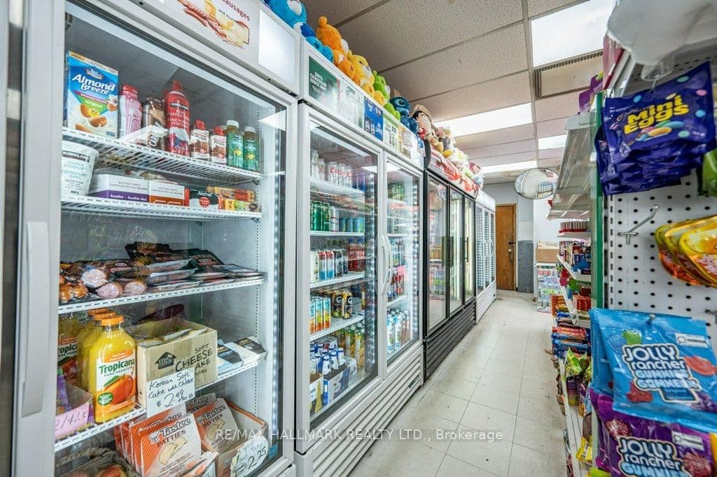 675 Broadview Avenue - Image 6