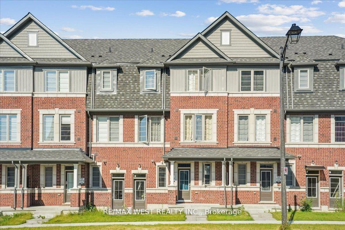115 Air Dancer Crescent - Image 1