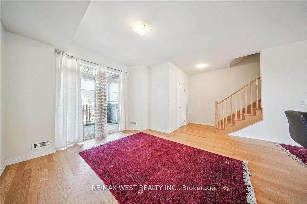 115 Air Dancer Crescent - Image 6