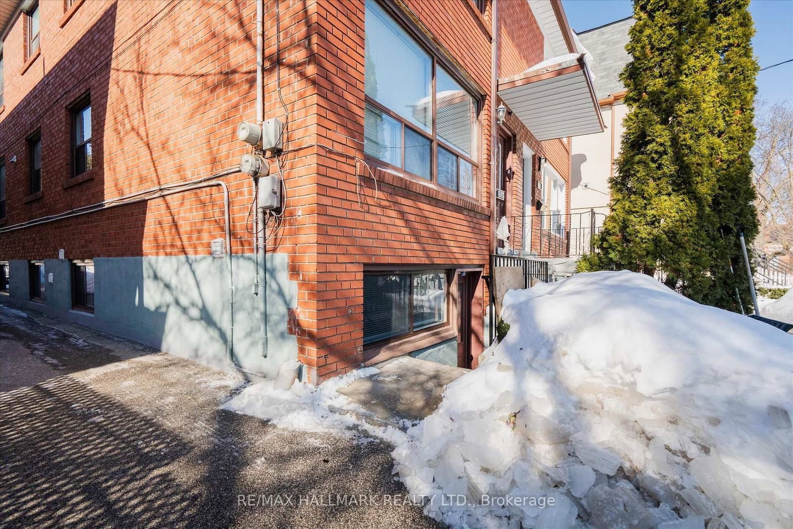 224 Pickering Street, Unit Lower Bach - Image 2