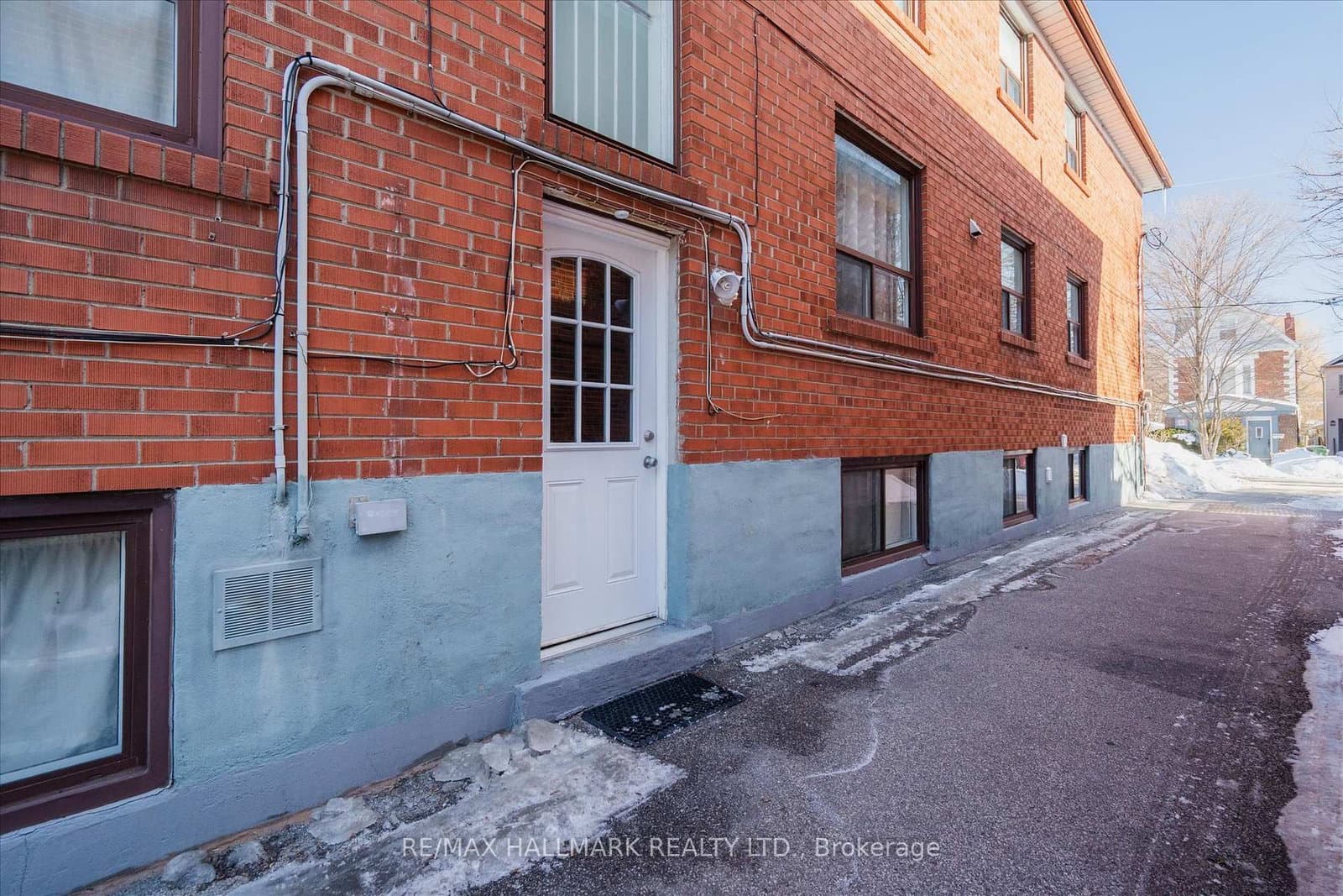 224 Pickering Street, Unit Lower Bach - Image 3