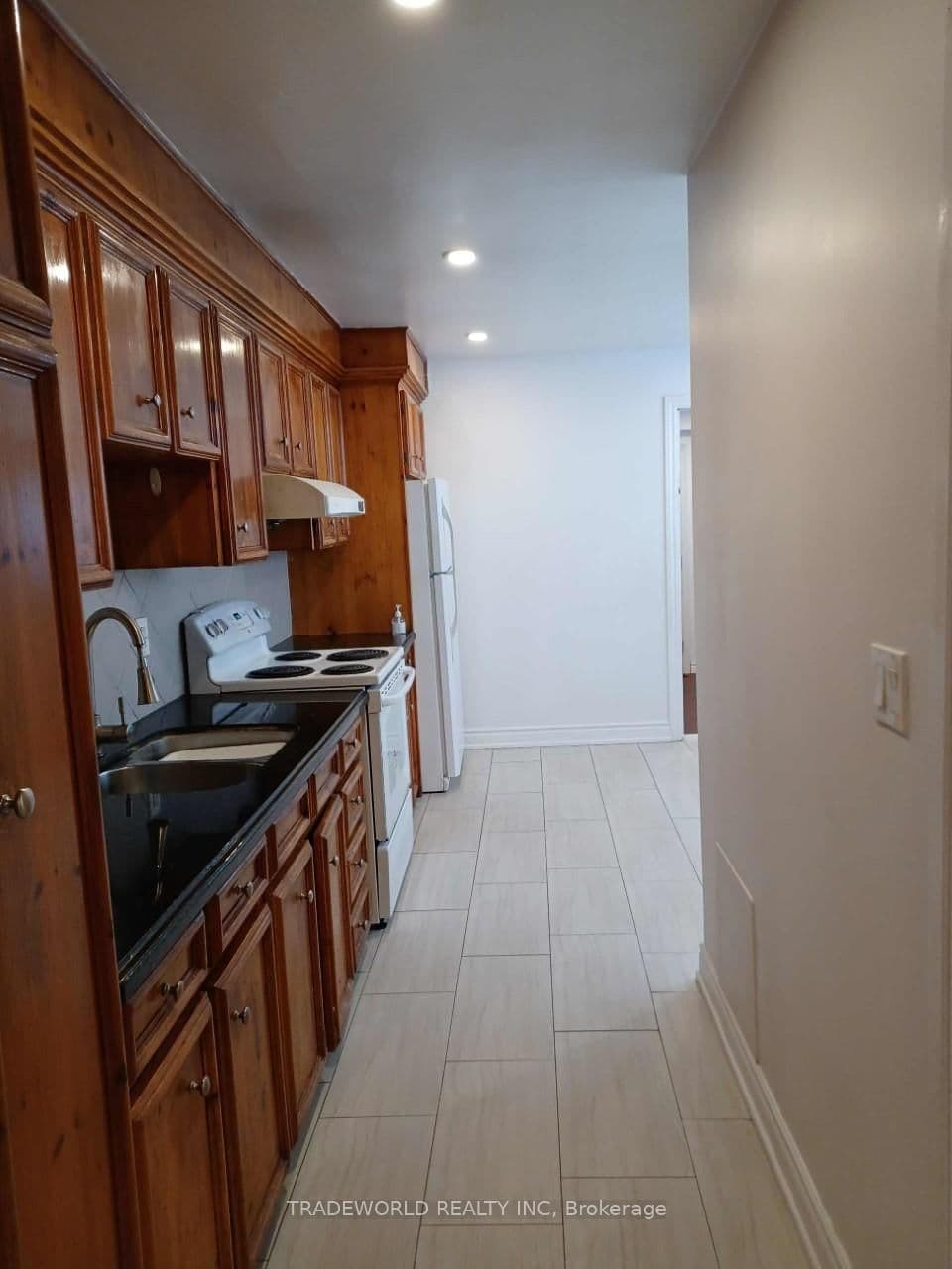 765 Gerrard Street E, Unit Main Fl - Image 2