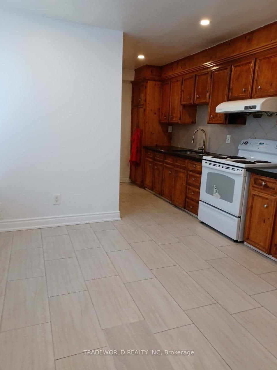 765 Gerrard Street E, Unit Main Fl - Image 3