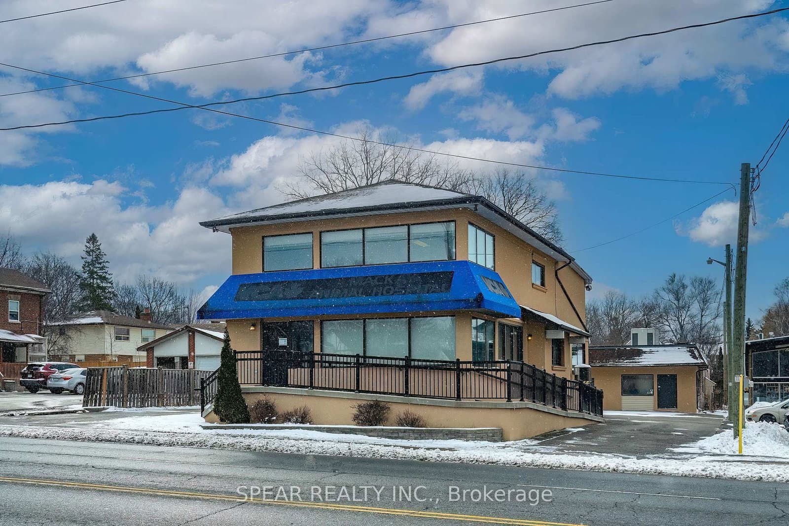 421 Dundas Street E - Image 2