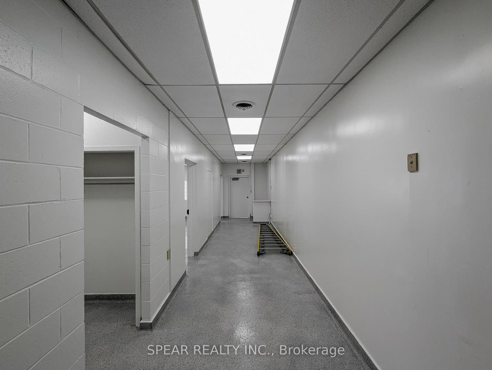 421 Dundas Street E - Image 6