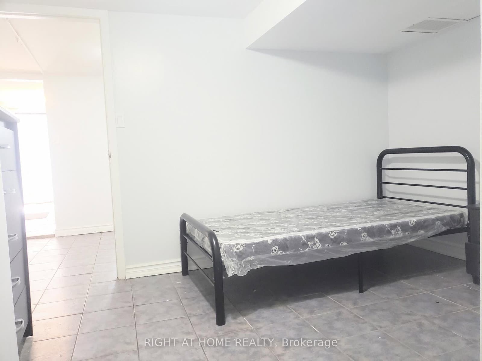 685 Greenwood Avenue, Unit BSMT - Image 3