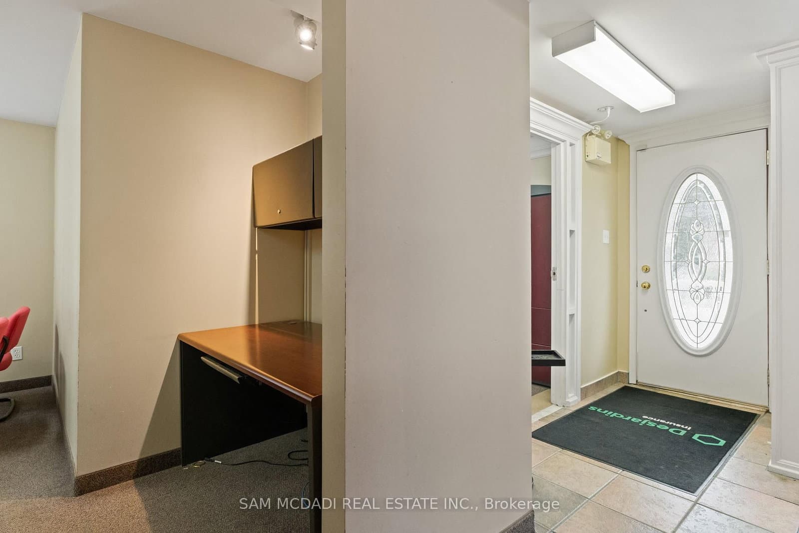 571 Kingston Road W - Image 4