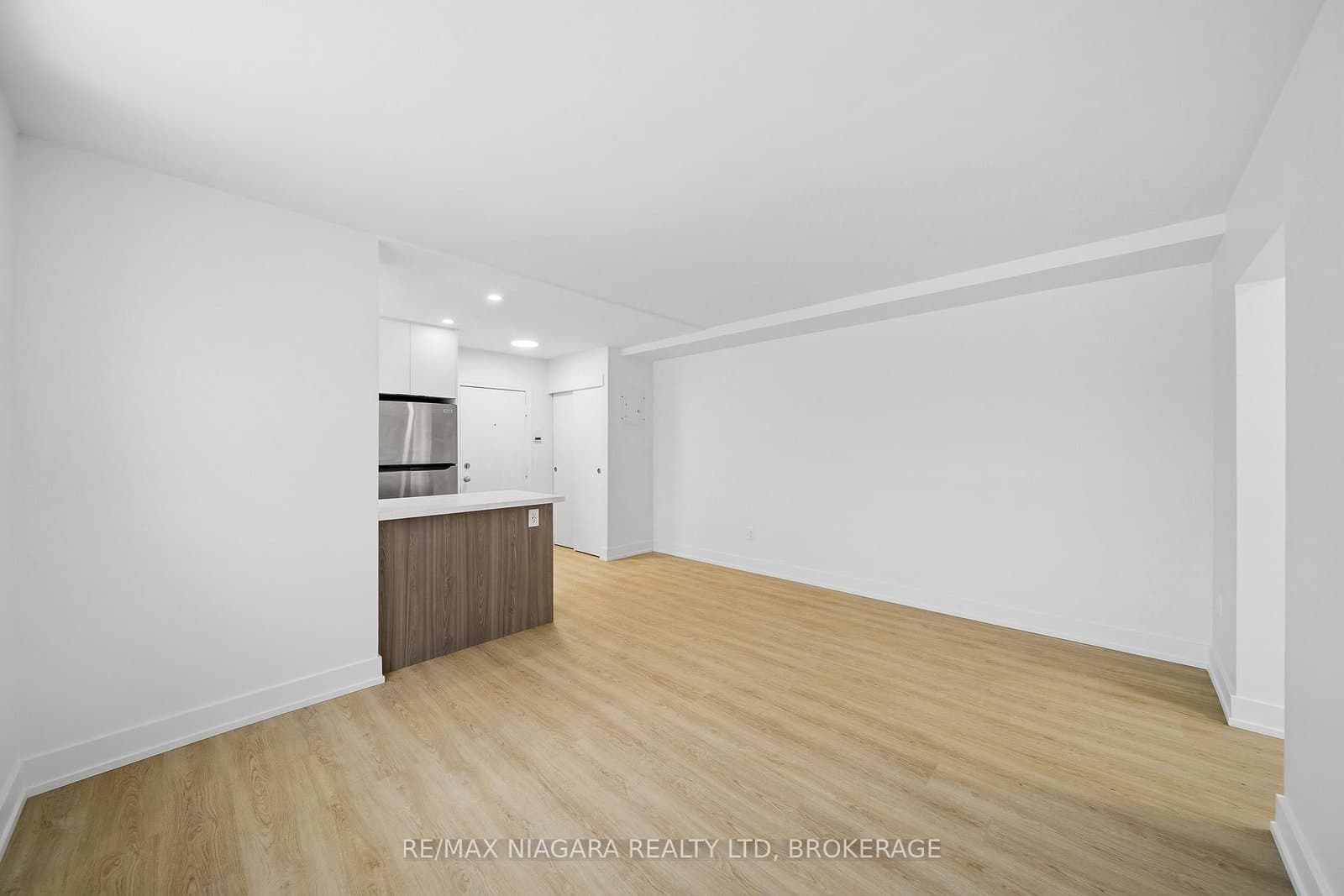 993 O'connor Drive, Unit Unit B - Image 6