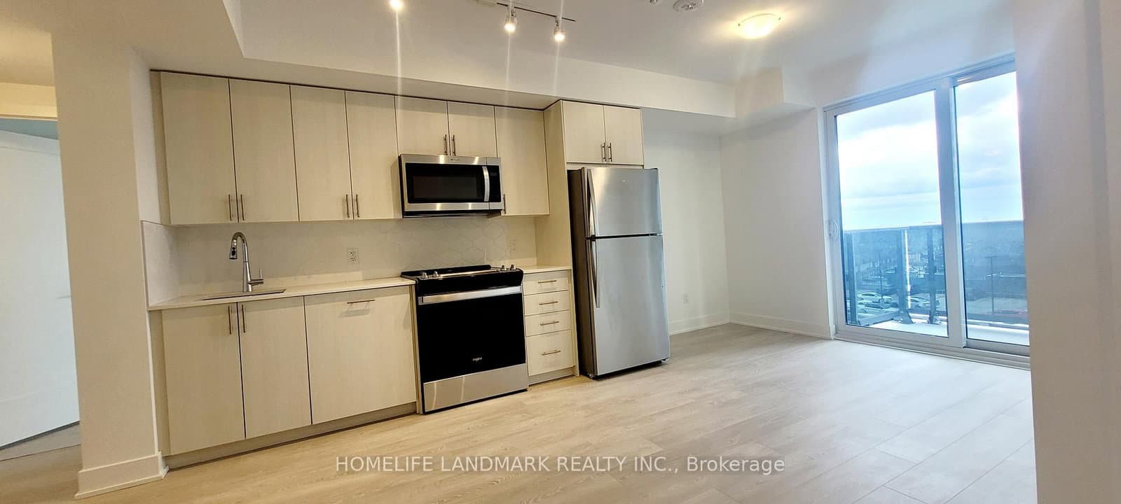 2545 N Simcoe Street N, Unit 724 - Image 2