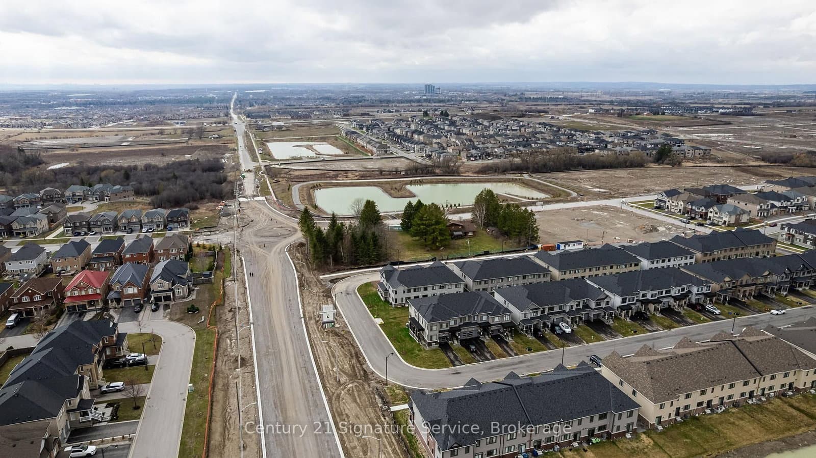 2045 Grandview Street N - Image 3