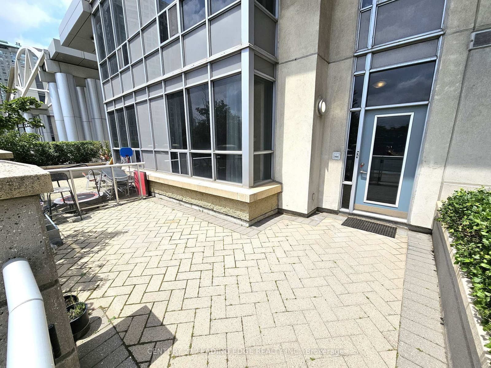 38 Lee Centre Drive, Unit TH120 - Image 2