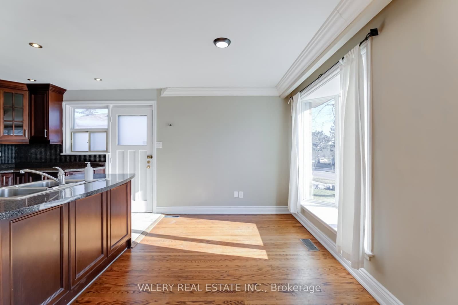 118 Dorcot Avenue, Unit MAIN - Image 5