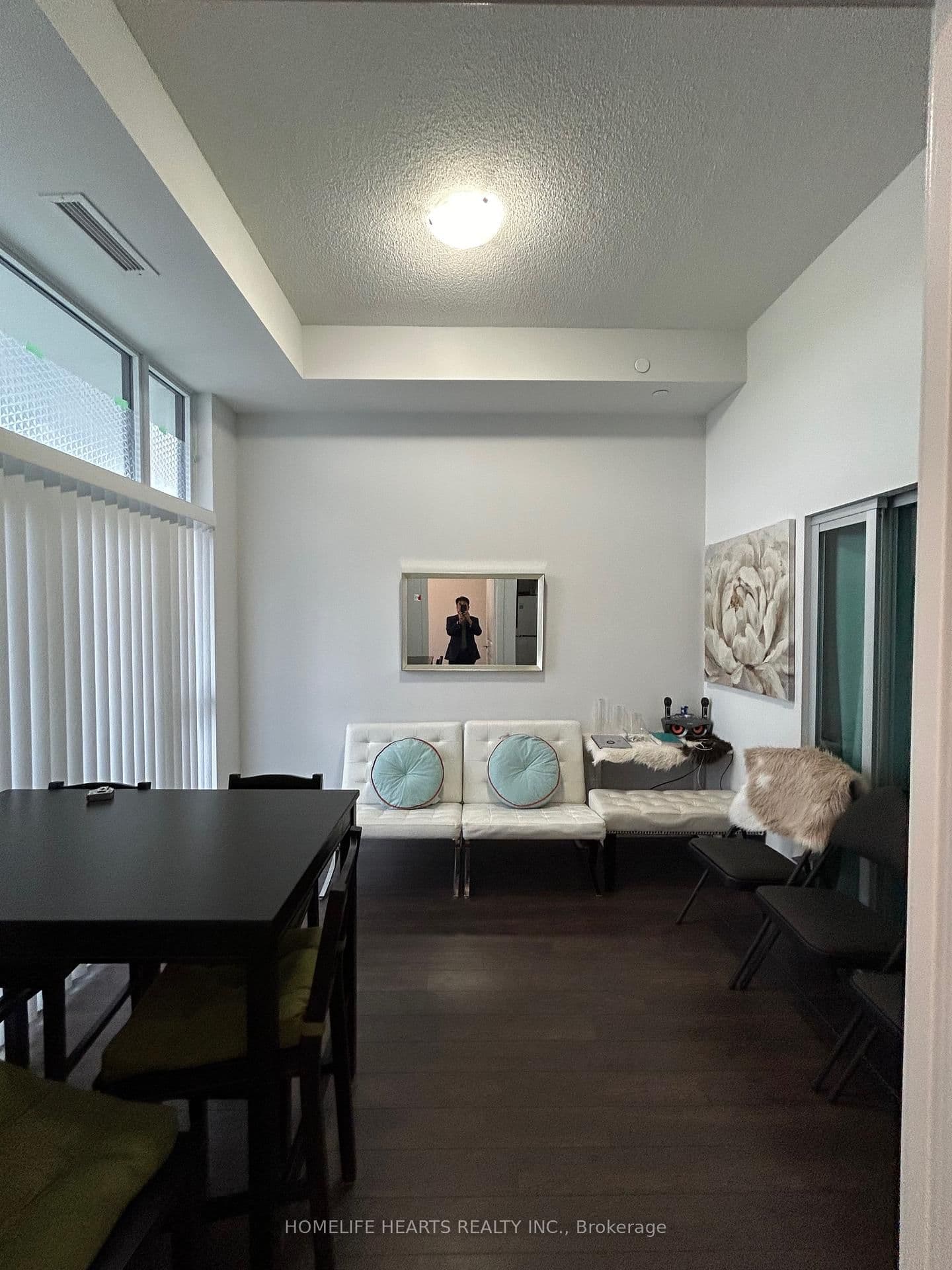 20 Meadowglen Place E, Unit 822 - Image 6