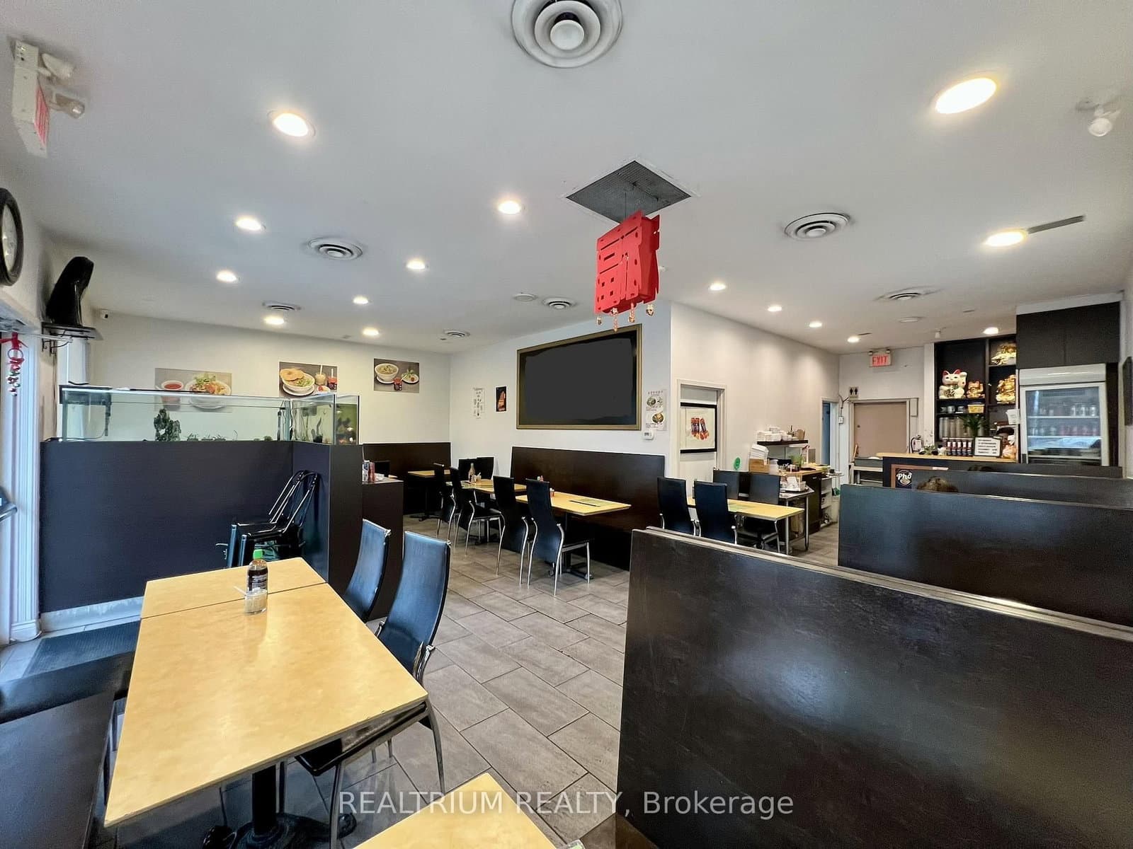 58 Redlea Avenue - Image 1