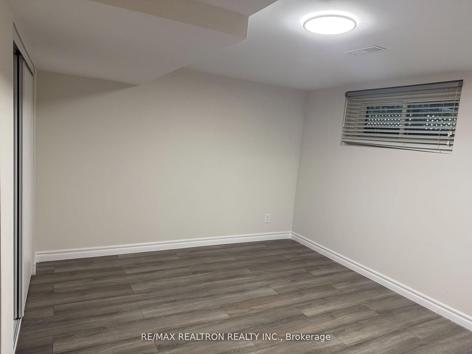 923 Bayview Avenue, Unit Basement - Image 6