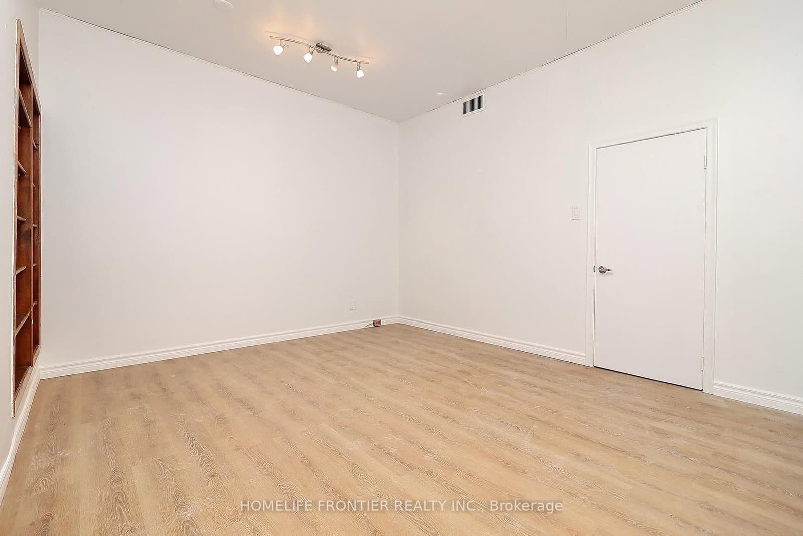 2354 Danforth Avenue - Image 6