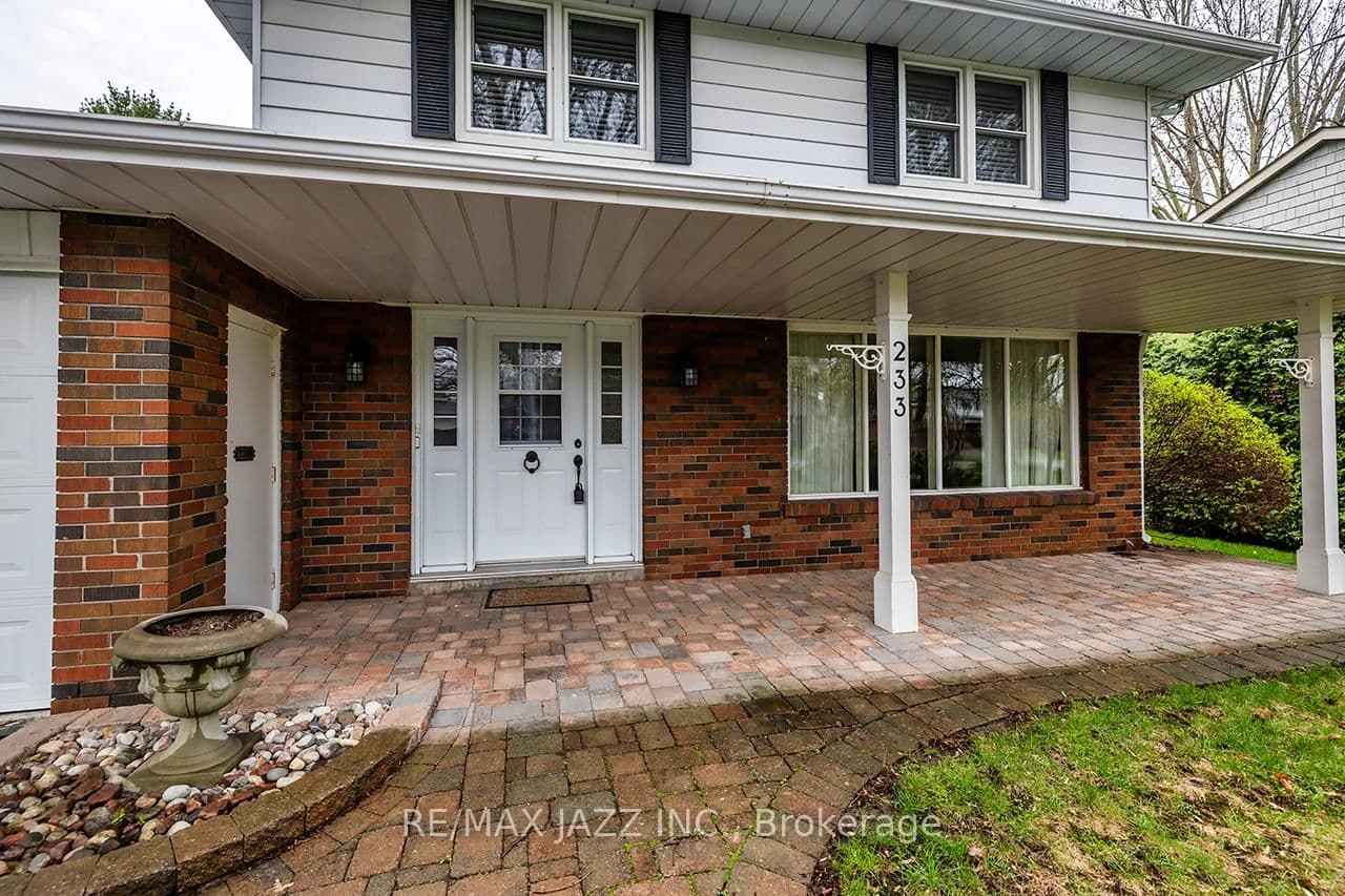 233 Wellington Street - Image 3