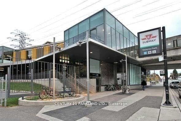 ##215 - 5 Massey Square