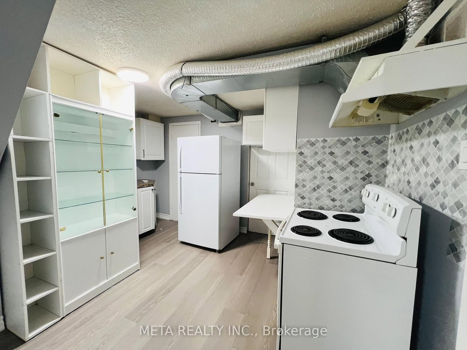 1909 Poppy Lane, Unit Bsmt - Image 6