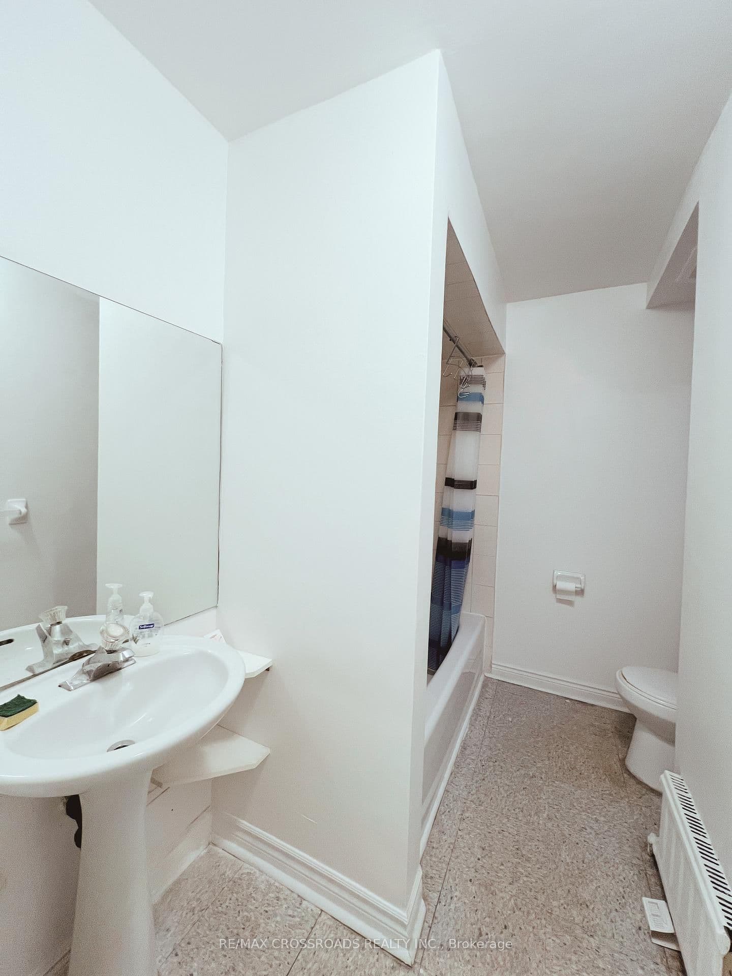 1324 Gerrard Street E, Unit 1 - Image 4