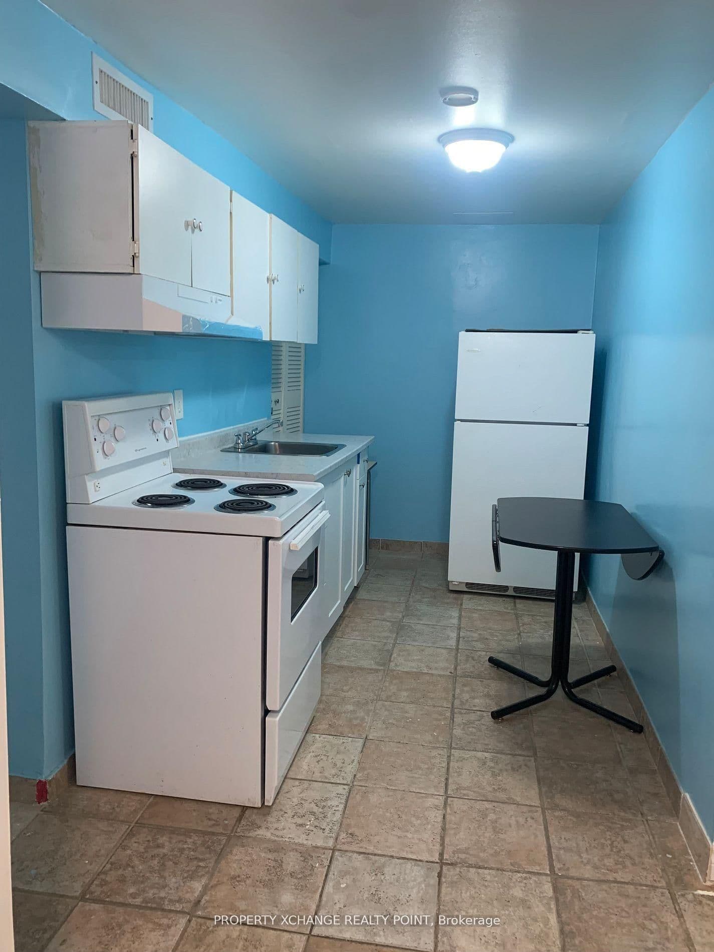 215 Vauxhall Drive - Image 2