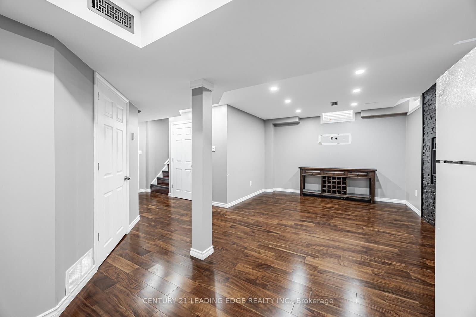 98 ERSKINE Drive, Unit LOWER - Image 6