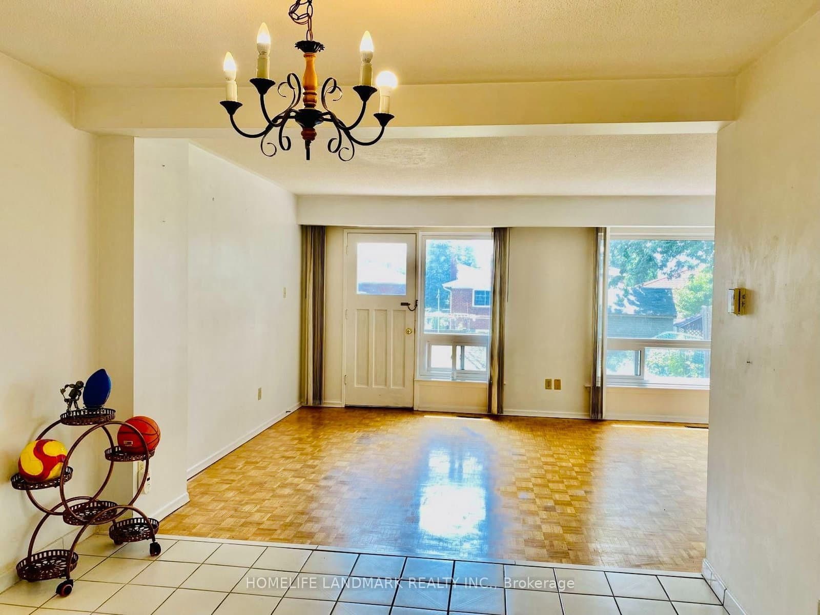 155 Corinthian Boulevard - Image 3