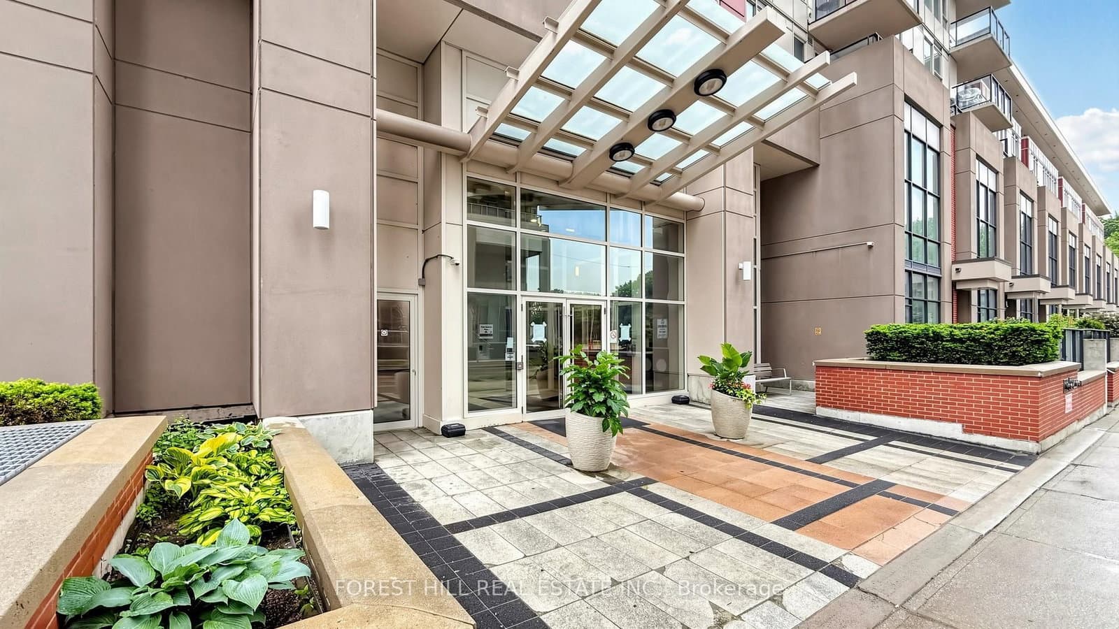 25 Town Centre Court, Unit 325 - Image 4
