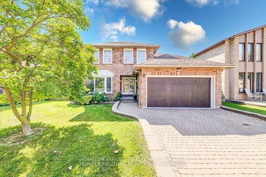 27 Sugarbush Square - Image 1
