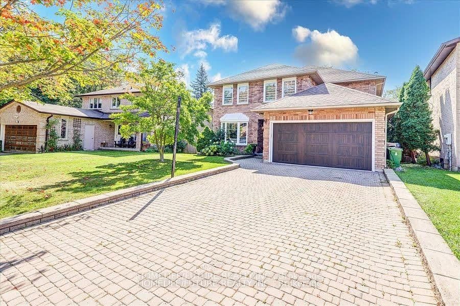 27 Sugarbush Square - Image 2