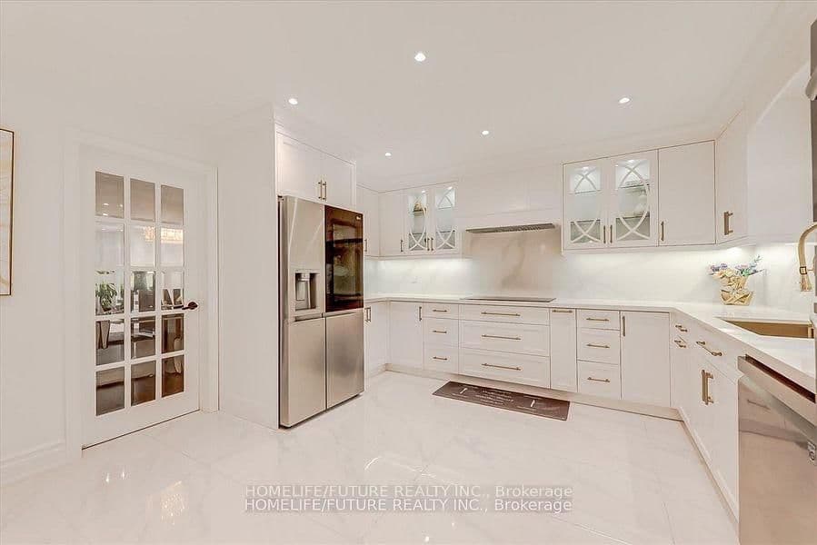 27 Sugarbush Square - Image 3