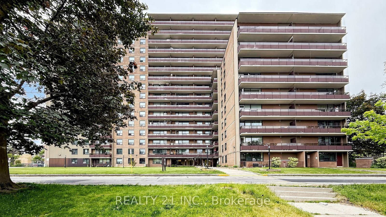 180 Markham Road, Unit 819 - Image 4