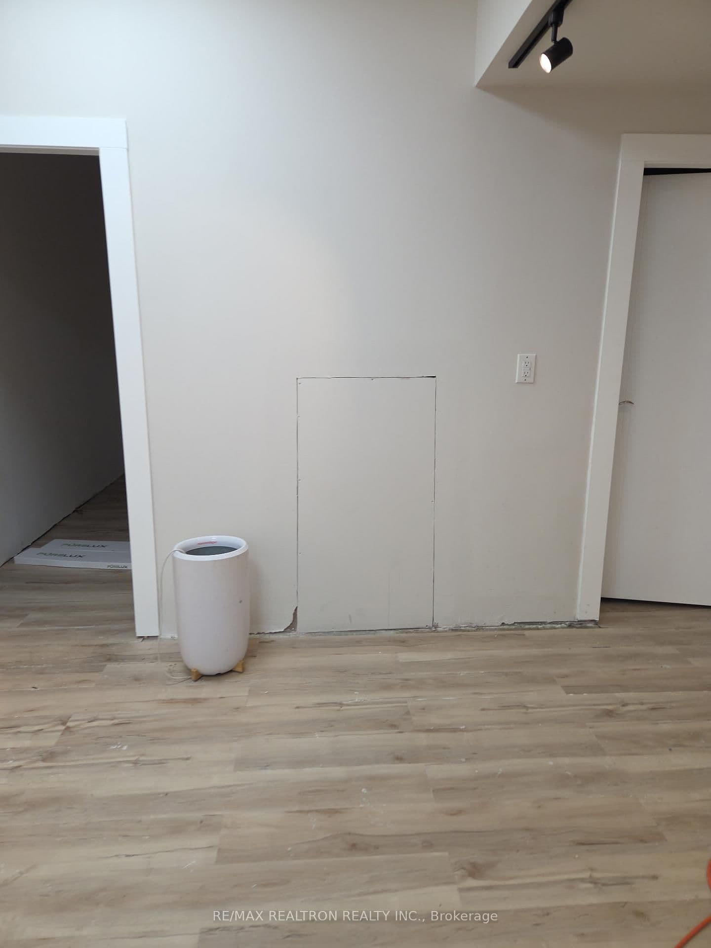 1188 Danforth Avenue, Unit 1 - Image 6