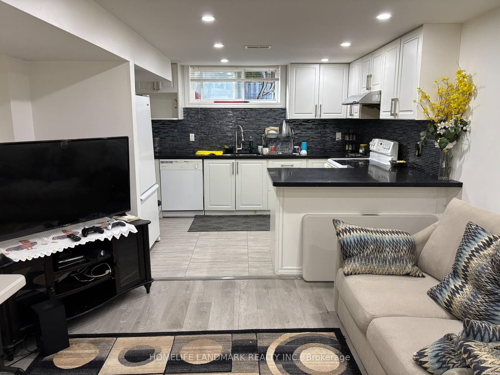 36 Neddie Drive, Unit ( Lower ) - Image 5